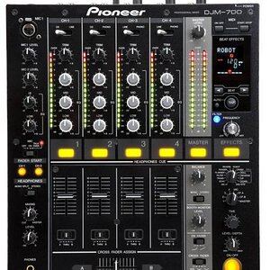 Pioneer-DJM-700-K.jpg