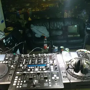 CDJ 700 2.jpg