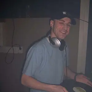 DJ 2.jpg