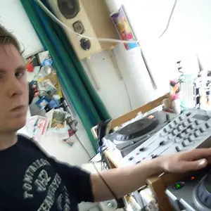 dj.JPG