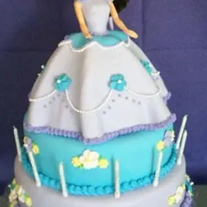 Doll Birthday cake mid.jpg