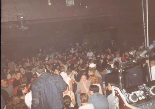 27856-big Party 12.2001 2 