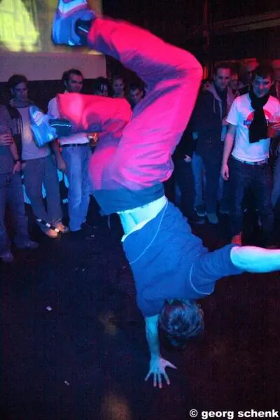 6887-l 04e603d06af94b4d95fd3644c873cb80