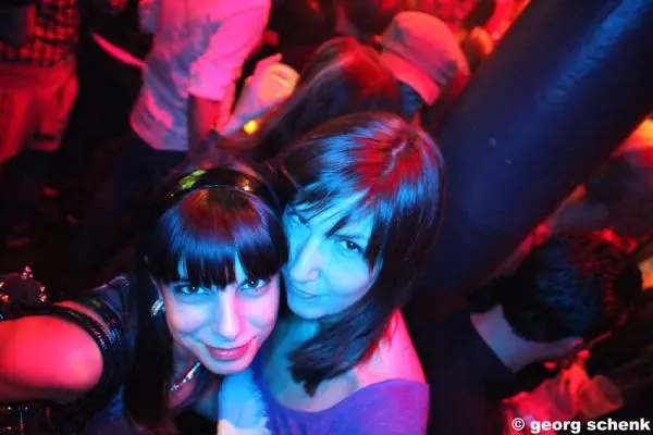 6887-l 4bde5ad141f542bdaf45fbc0a71e9de6