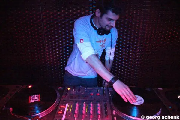 6887-l Cb6f1263e058455c8dffbb00631d88d6