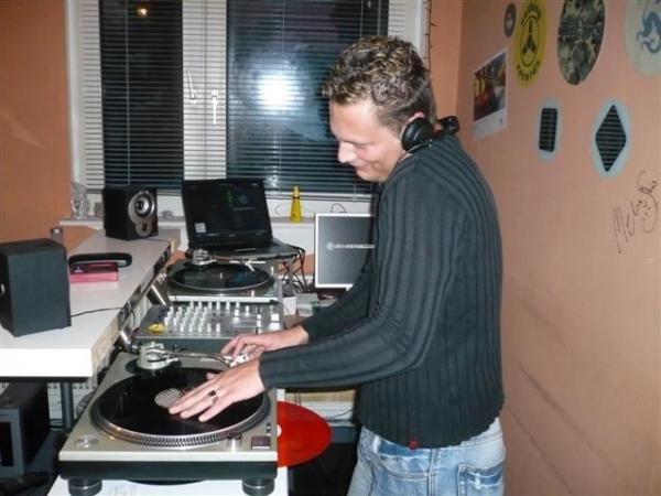 Auflege-Session mit DJ Pazzesco