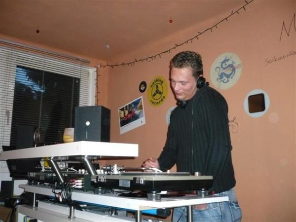 Auflege-Session mit DJ Pazzesco