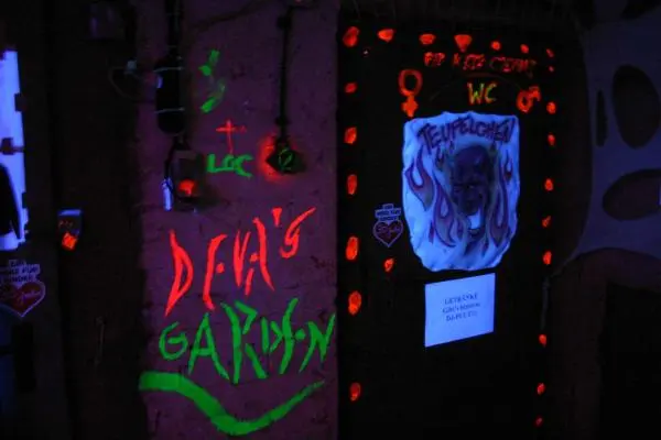 Devil's Garden Deko Equipment Licht