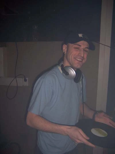DJ 2.jpg