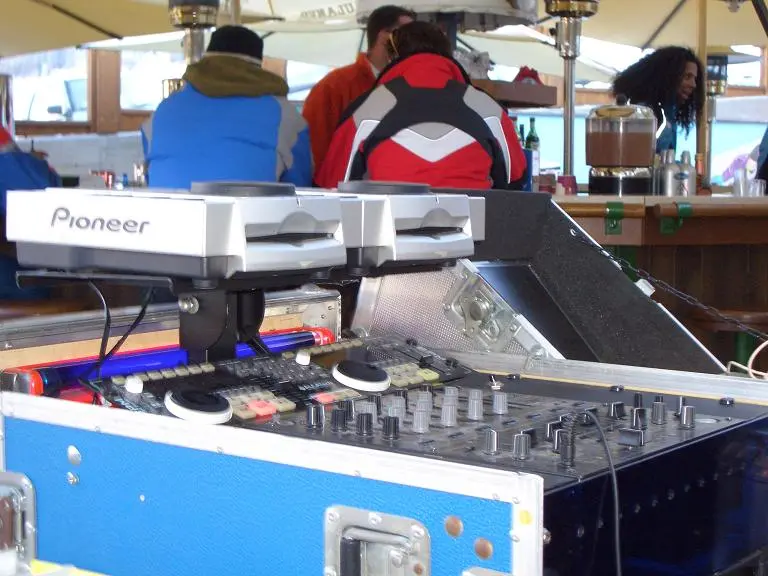 DJ Frankie - Pult 1.JPG