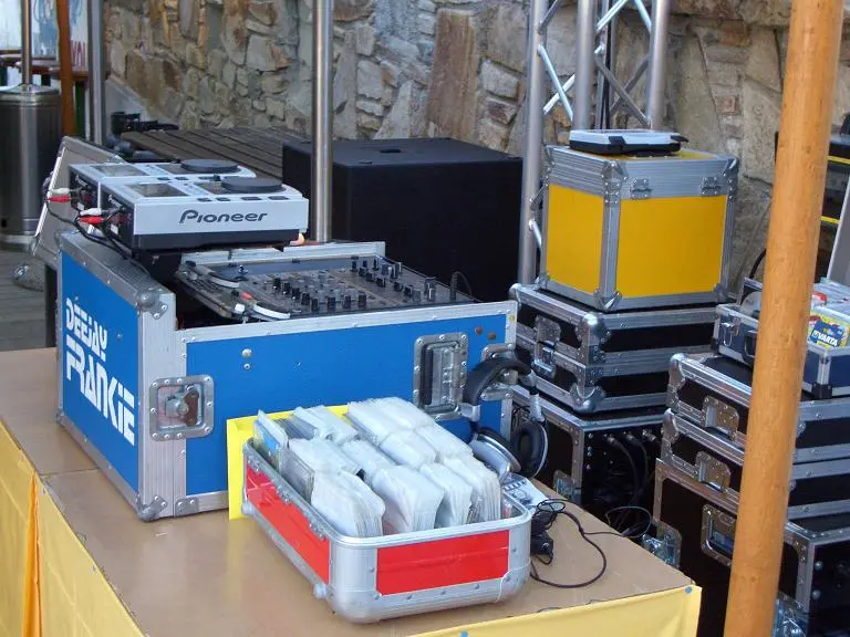 DJ Frankie - Pult 2.JPG