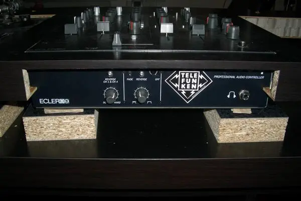 Dj Pult -- Expedit Mod