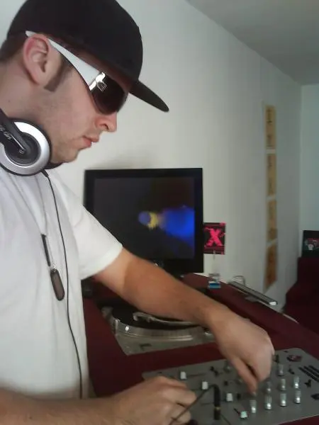 Dj