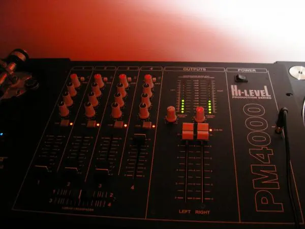 Ein schönes Mischpult :)