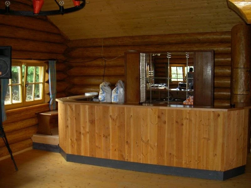 Grillhütte innen 2.jpg