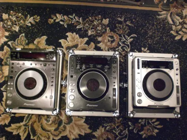 Hansis &amp; My Cdjs