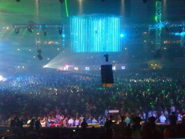 Mayday 2009 - Massive Moments