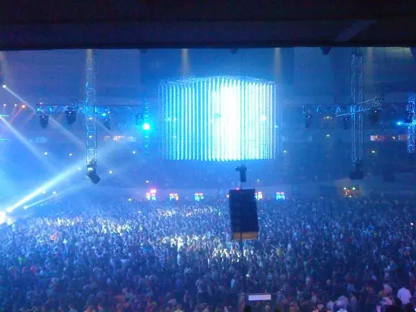 Mayday 2009 - Massive Moments