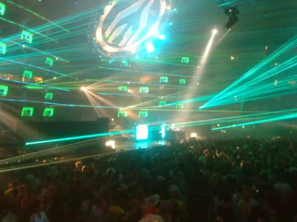 Mayday 2009 - Massive Moments