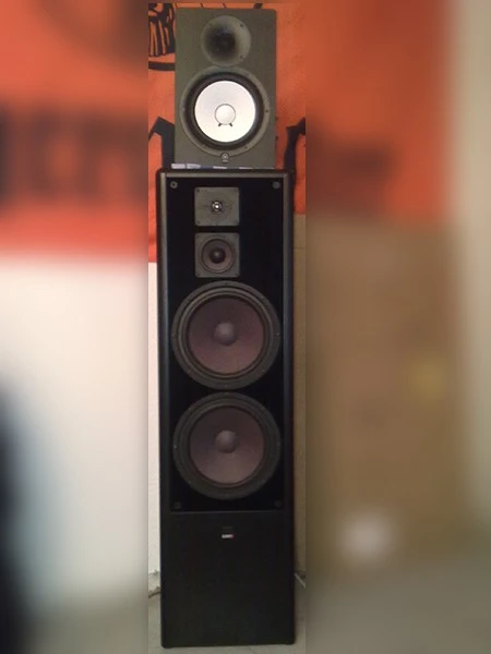 MB Quart 2200 S vs. Yamaha HS 80M