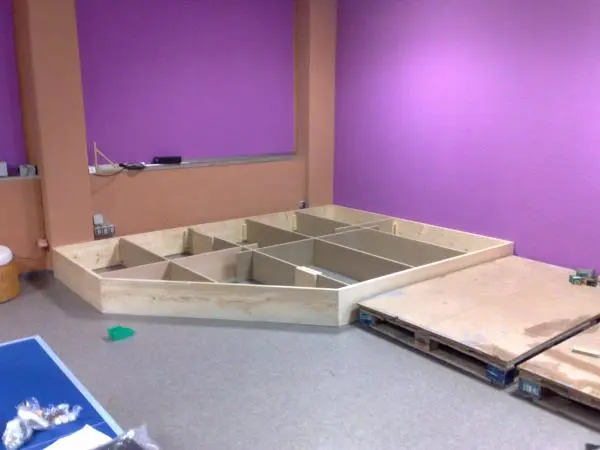 Neus Dj-pult Bau Dez 2009