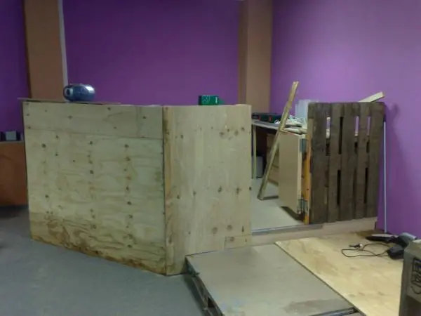 Neus Dj-pult Bau Dez 2009