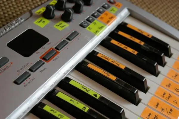 Oxygen 8 V2 Mit Traktor Etikettierung