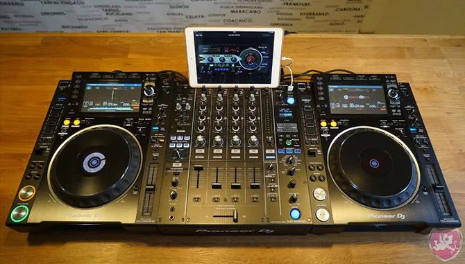 pioneer-cdj-2000-nxs2-pioneer-djm-900-nxs2.jpg