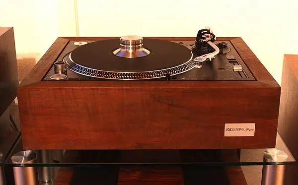 Pioneer Exclusive P1000