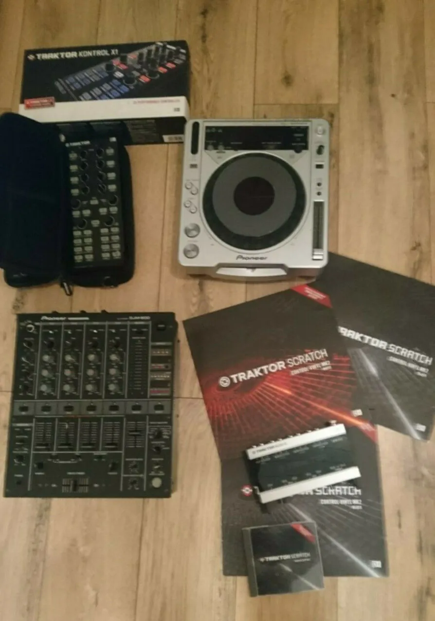 Traktor Kontrol X1,Audio 10,Pioneer DJM 500,Pioneer CDJ 800 MK2