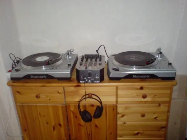 Turnis und Mischpult