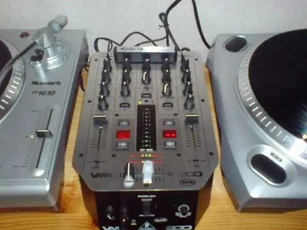 Turnis und Mischpult