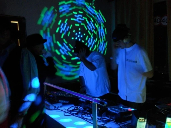 V!rtual T Bei Der Arbeit