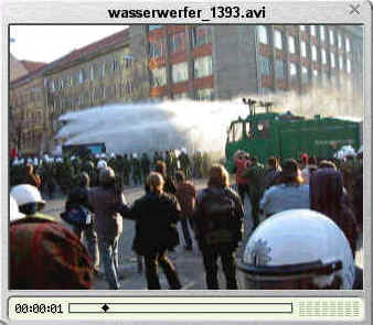 wasserwerfer_20011201e.jpg