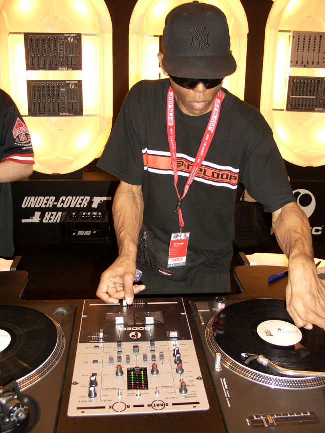 dj002.jpg